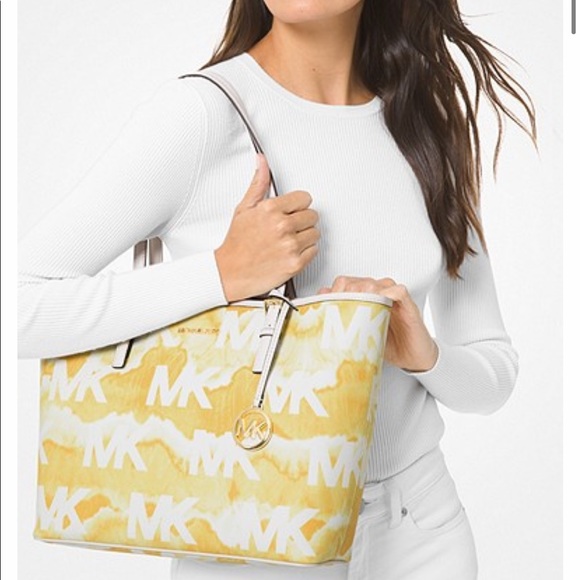 Michael Kors Carry All Tote Shoulder Bag - Picture 2 of 10